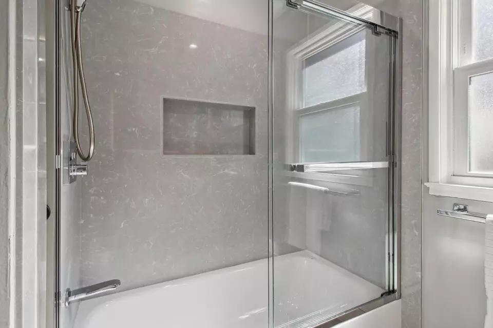 Bath - 185 Mclellan Ave, San Mateo, CA 94403 photo 3 of 5