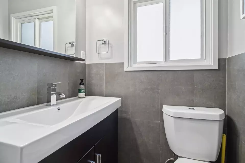 Bath - 185 Mclellan Ave, San Mateo, CA 94403 photo 1 of 5