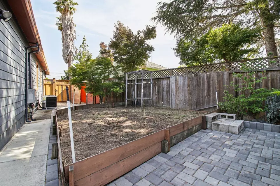 Exterior - 185 Mclellan Ave, San Mateo, CA 94403 photo 10 of 22