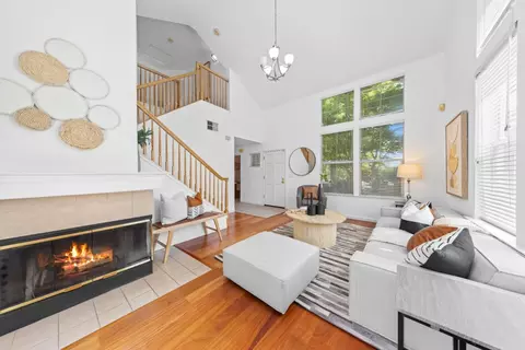 298 S Rengstorff Ave, Mountain View, CA 94040