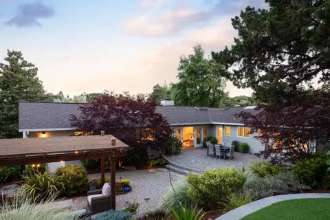 2230 Tioga Dr, Menlo Park, CA 94025