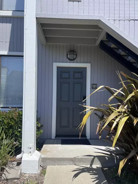 151 Schooner Ct, Richmond, CA 94804