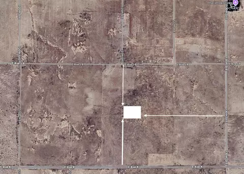 125 E Avenue J-12, Lancaster, CA 93535