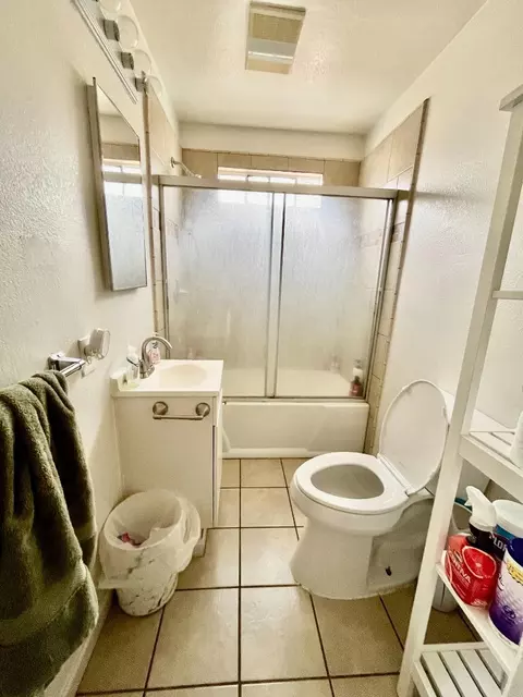 Bath - 128 Maple Ave, Watsonville, CA 95076 photo 3 of 3
