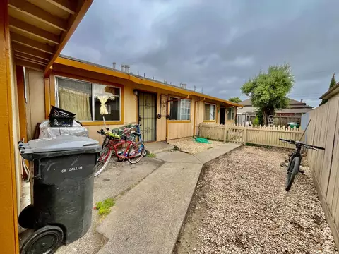 Exterior - 128 Maple Ave, Watsonville, CA 95076 photo 4 of 8