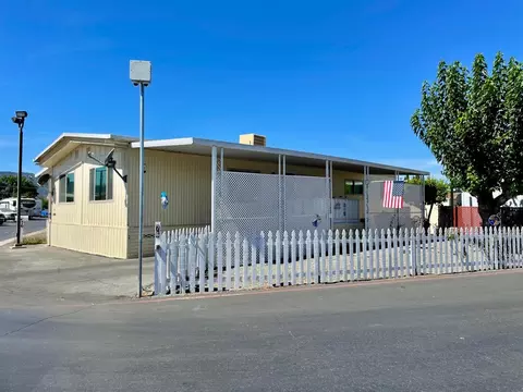 8282 Murray Ave 76, Gilroy, CA 95020