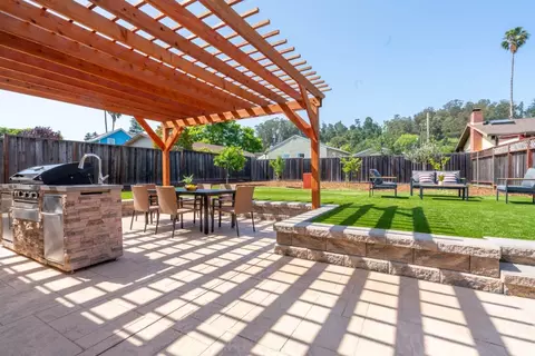 81 Rooney St, Santa Cruz, CA 95065