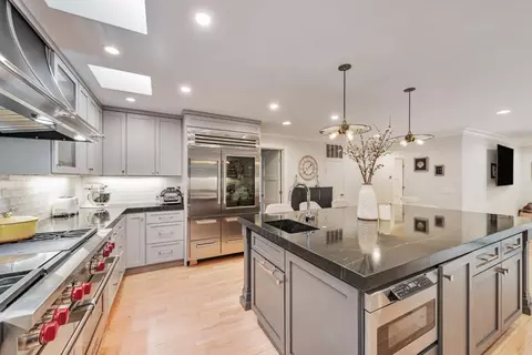 1005 Lupine Dr, Sunnyvale, CA 94086