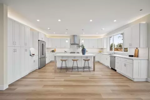 575 Seymour St, Half Moon Bay, CA 94019