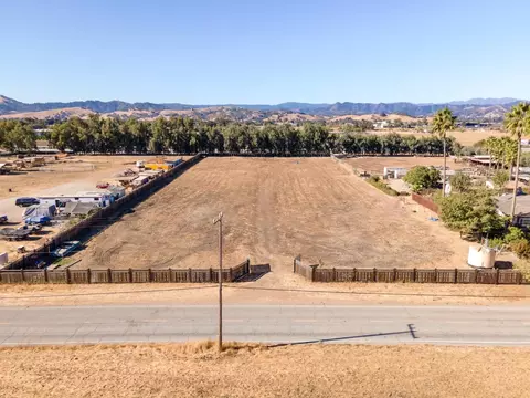 13705 Sycamore Ave, San Martin, CA 95046
