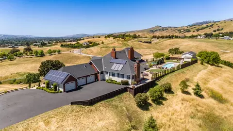 2525 Bridle Path Dr, Gilroy, CA 95020