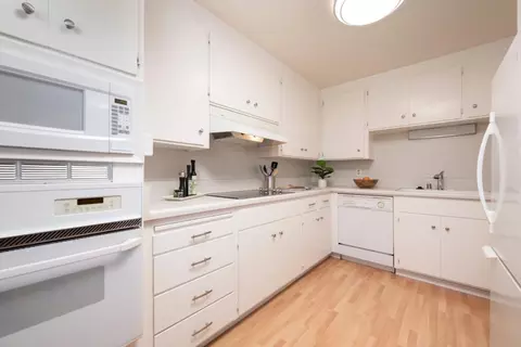 Kitchen - 1458 Hudson St 305, Redwood City, CA 94061 photo 1 of 2