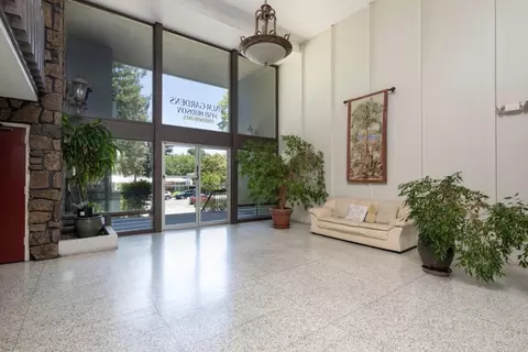 Entry Way - 1458 Hudson St 305, Redwood City, CA 94061 photo 1 of 4
