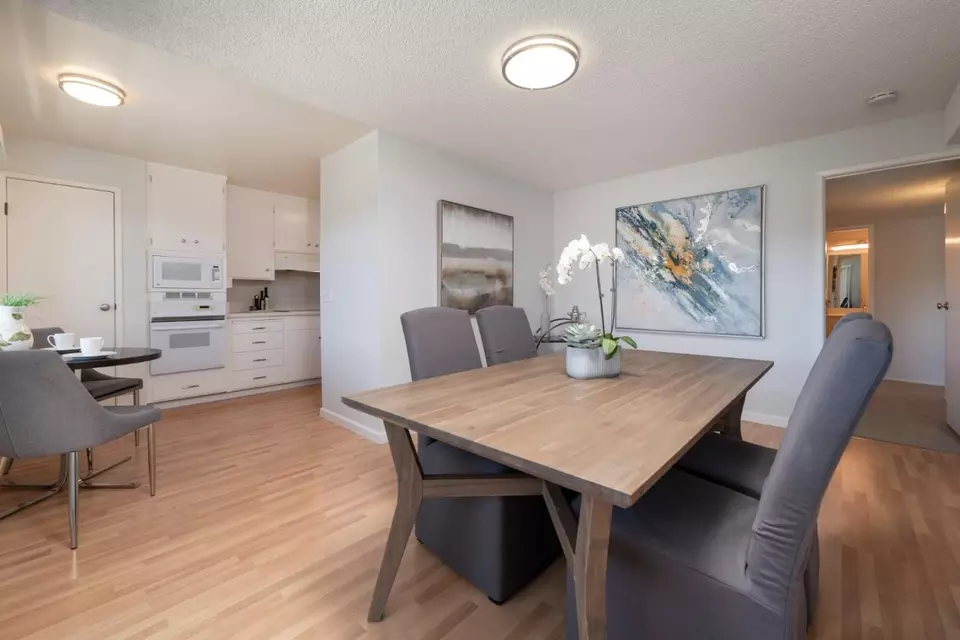 Dining - 1458 Hudson St 305, Redwood City, CA 94061 photo 2 of 3