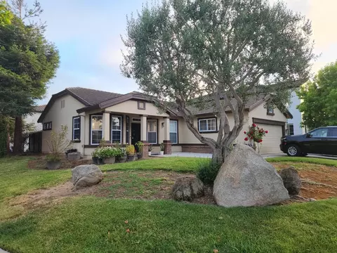 1875 Lancashire Dr, Salinas, CA 93906