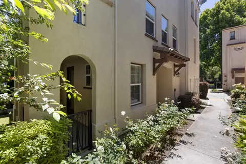 211 Okeefe Way, Mountain View, CA 94041 photo 1