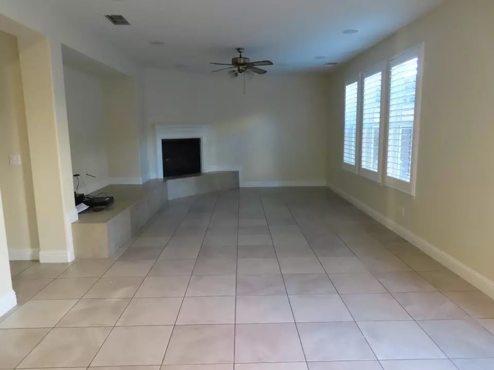 Living - 176 N Sierra Madre St, Tracy, CA 95391 photo 1 of 1