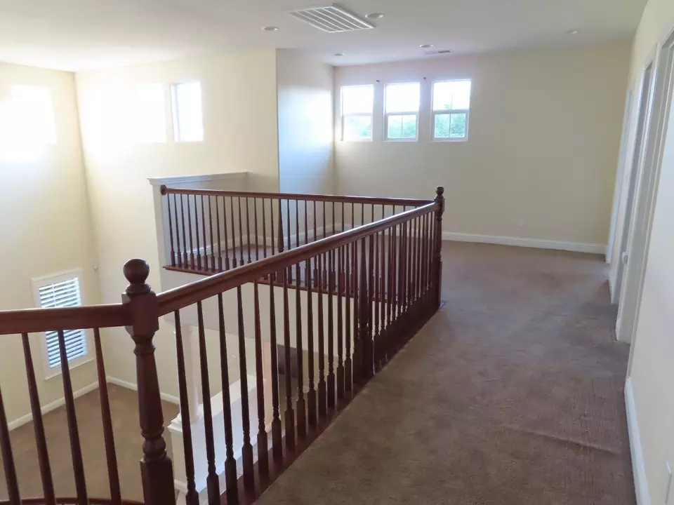 Entry Way - 176 N Sierra Madre St, Tracy, CA 95391 photo 3 of 3