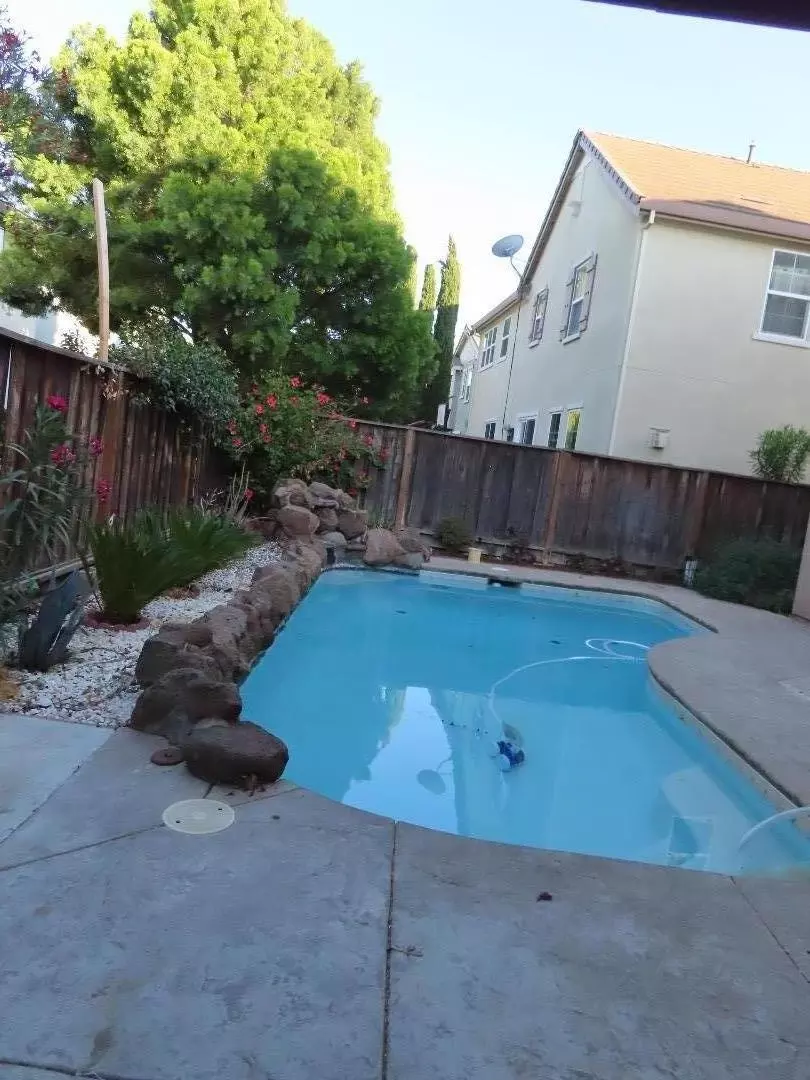 Exterior - 176 N Sierra Madre St, Tracy, CA 95391 photo 3 of 3