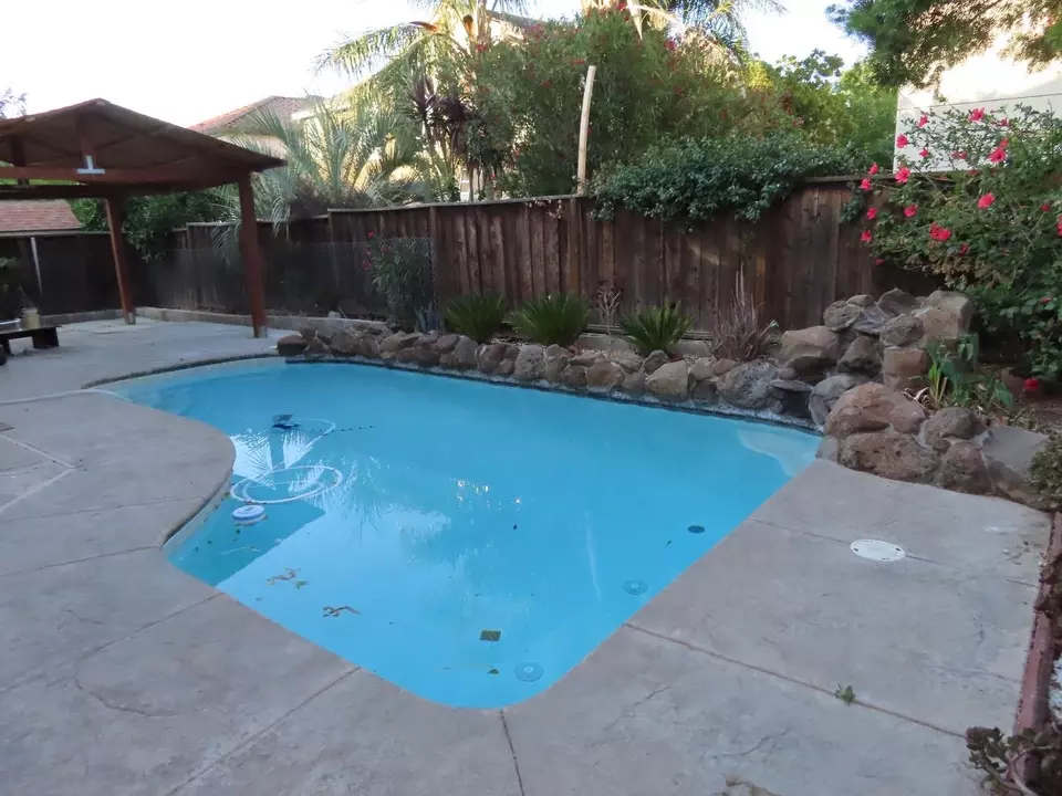 Exterior - 176 N Sierra Madre St, Tracy, CA 95391 photo 2 of 3