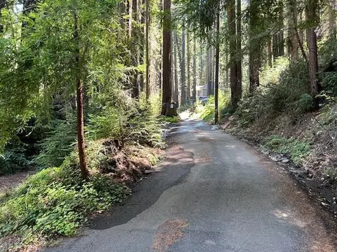 141 Leafwood Dr, Boulder Creek, CA 95006