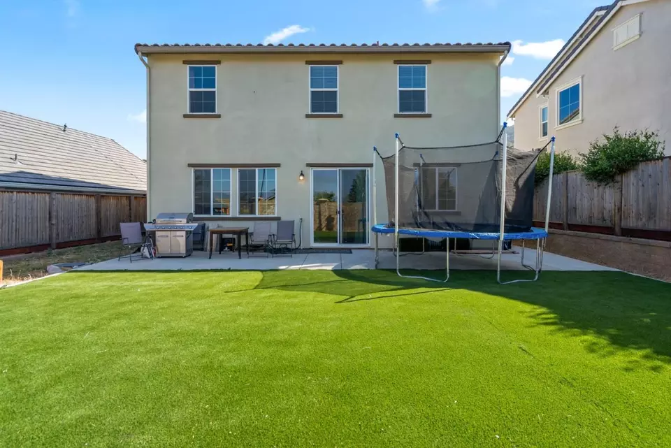 Exterior - 1455 Winzer Pl, Gilroy, CA 95020 photo 4 of 6