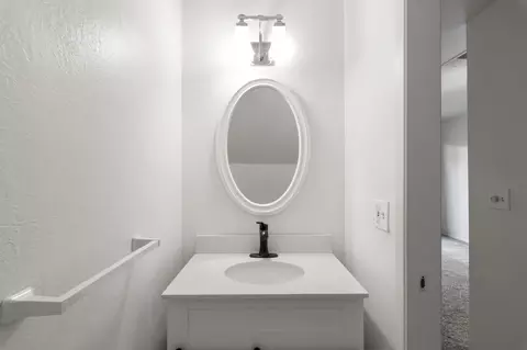 Bath - 1358 Terra Nova Blvd, Pacifica, CA 94044 photo 3 of 3