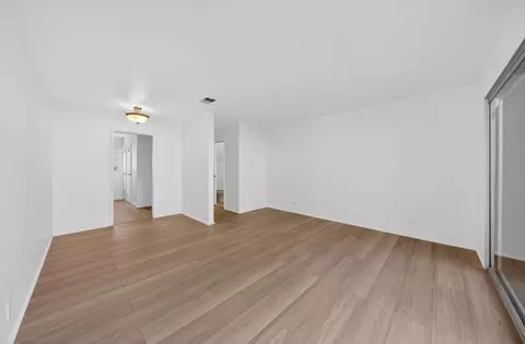 Living - 1358 Terra Nova Blvd, Pacifica, CA 94044 photo 3 of 4