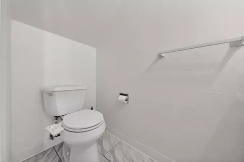 Bath - 1358 Terra Nova Blvd, Pacifica, CA 94044 photo 2 of 3