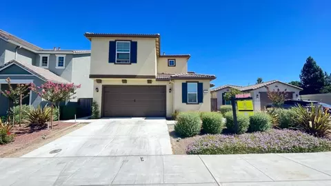 755 Alicante Dr, Hollister, CA 95023
