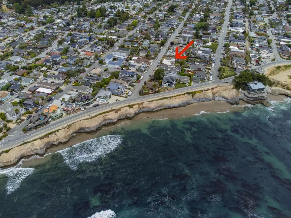 View/Area - 320 35th Ave, Santa Cruz, CA 95062 photo 5 of 5