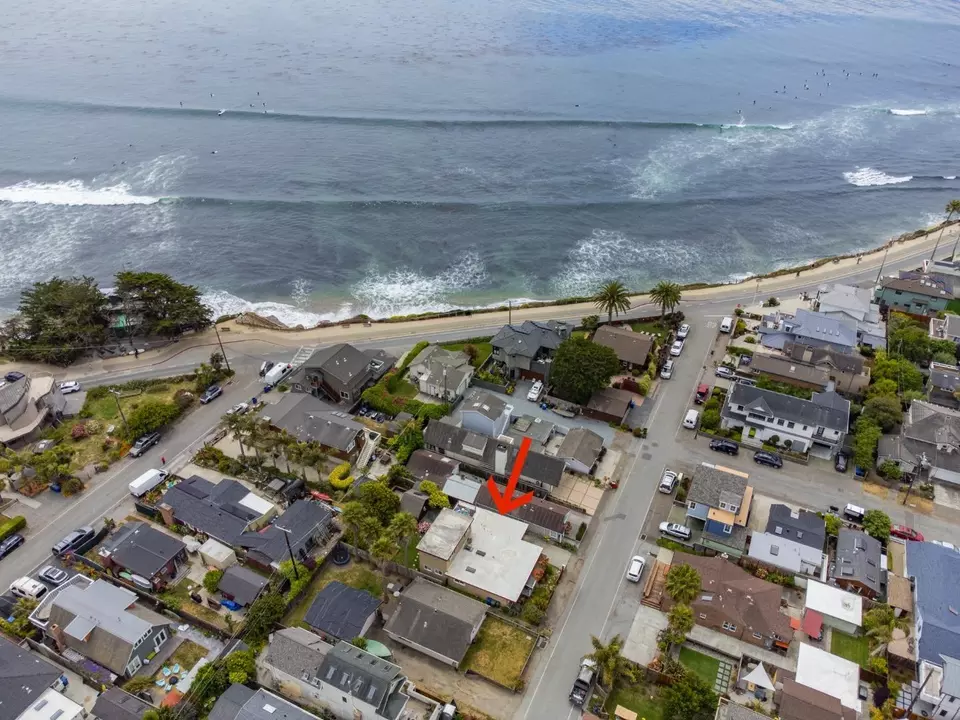 View/Area - 320 35th Ave, Santa Cruz, CA 95062 photo 3 of 5