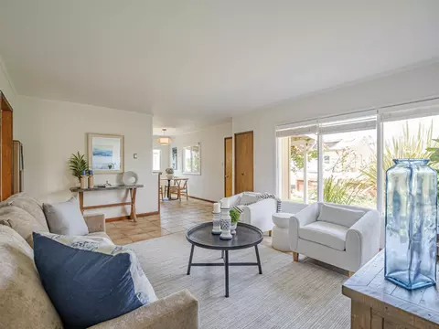 Living - 320 35th Ave, Santa Cruz, CA 95062 photo 1 of 8