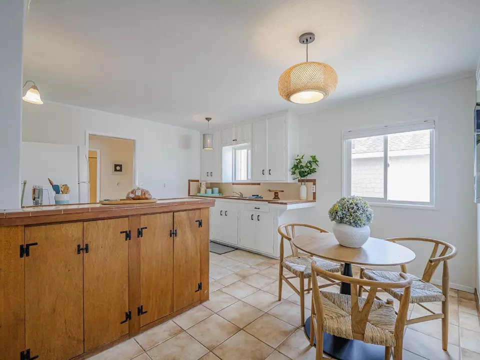 Dining - 320 35th Ave, Santa Cruz, CA 95062 photo 2 of 2