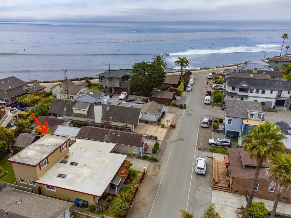 View/Area - 320 35th Ave, Santa Cruz, CA 95062 photo 1 of 5