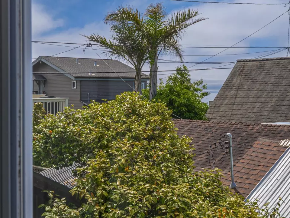 Exterior - 320 35th Ave, Santa Cruz, CA 95062 photo 7 of 12