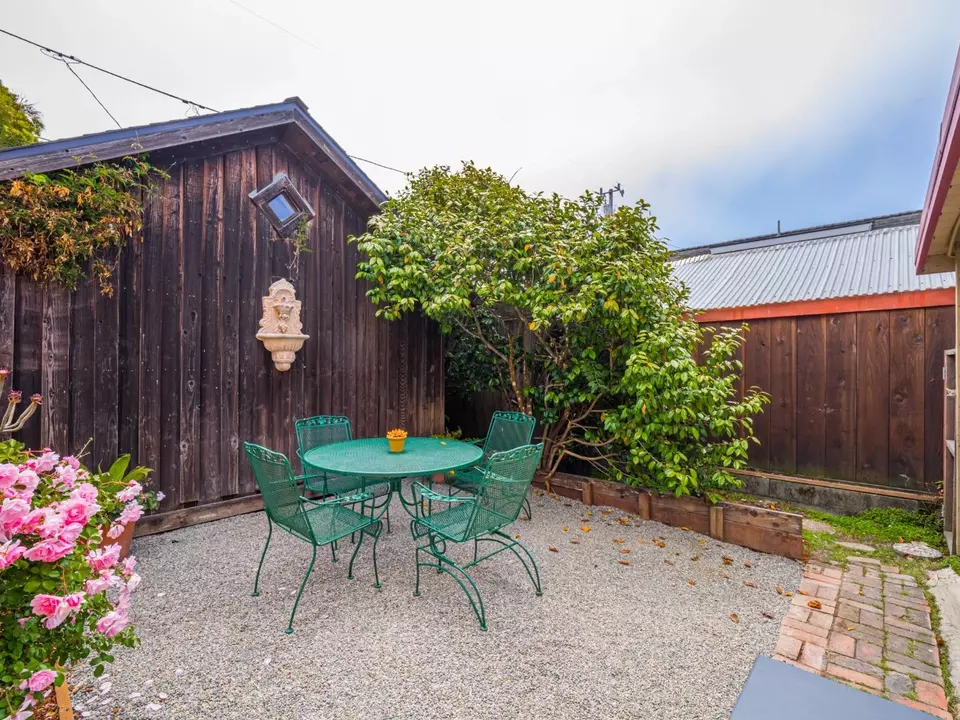 Exterior - 320 35th Ave, Santa Cruz, CA 95062 photo 4 of 12