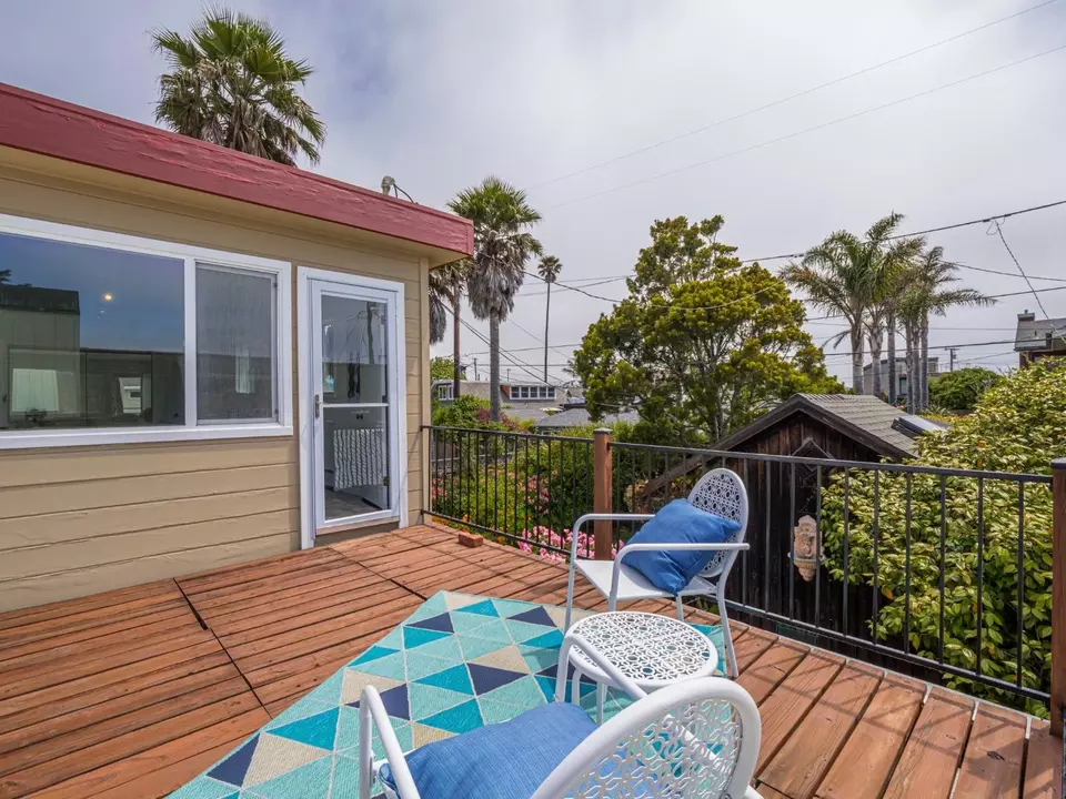 Exterior - 320 35th Ave, Santa Cruz, CA 95062 photo 6 of 12