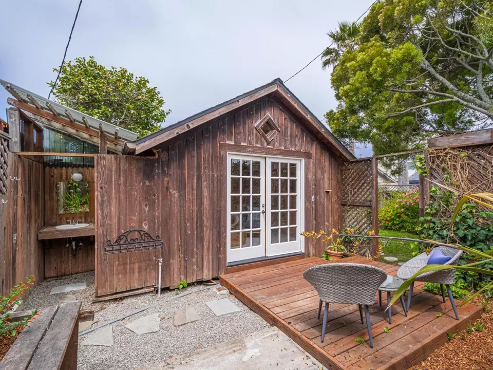 Exterior - 320 35th Ave, Santa Cruz, CA 95062 photo 5 of 12