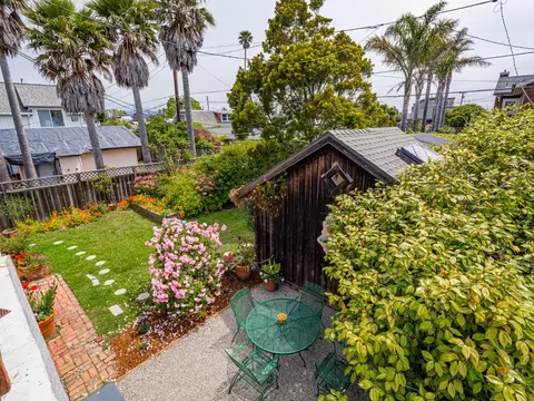 Exterior - 320 35th Ave, Santa Cruz, CA 95062 photo 1 of 12