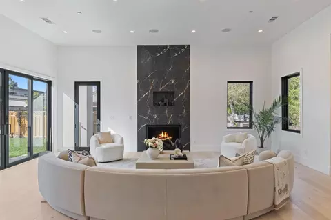 18071 Saratoga Los Gatos Rd, Monte Sereno, CA 95030