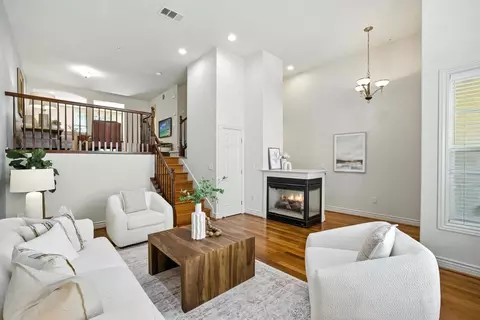 255 Honeylocust Ter, Sunnyvale, CA 94086