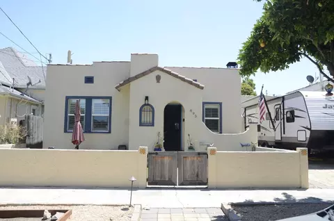 895 Monterey St, Hollister, CA 95023