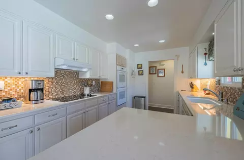 Kitchen - 18101 Berta Canyon Rd, Salinas, CA 93907 photo 4 of 4