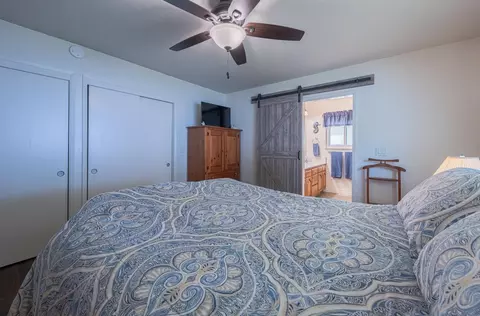 Bedroom - 18101 Berta Canyon Rd, Salinas, CA 93907 photo 2 of 5