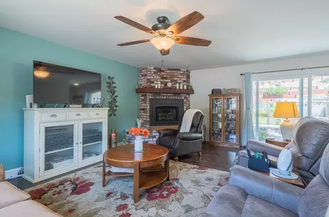 Living - 18101 Berta Canyon Rd, Salinas, CA 93907 photo 3 of 3