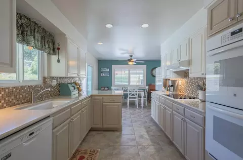 Kitchen - 18101 Berta Canyon Rd, Salinas, CA 93907 photo 1 of 4