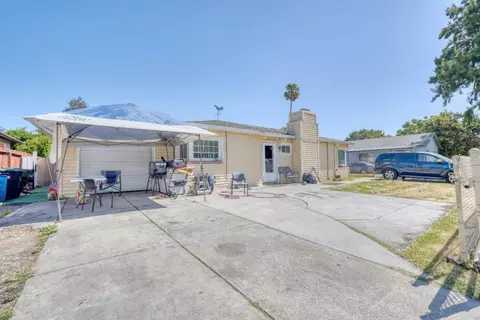 1125 Garden St, East Palo Alto, CA 94303