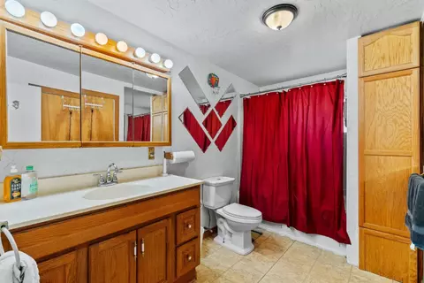 Bath - 12800 Boulder St, Boulder Creek, CA 95006 photo 1 of 2