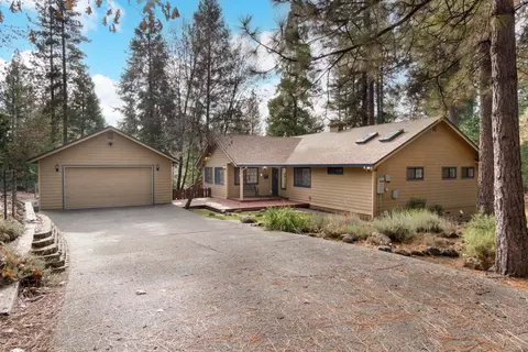 5729 Juarez Rd, Pollock Pines, CA 95726